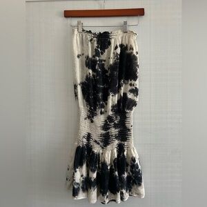 Strapless navy and white dress. Perfect for summer and 4th of July!